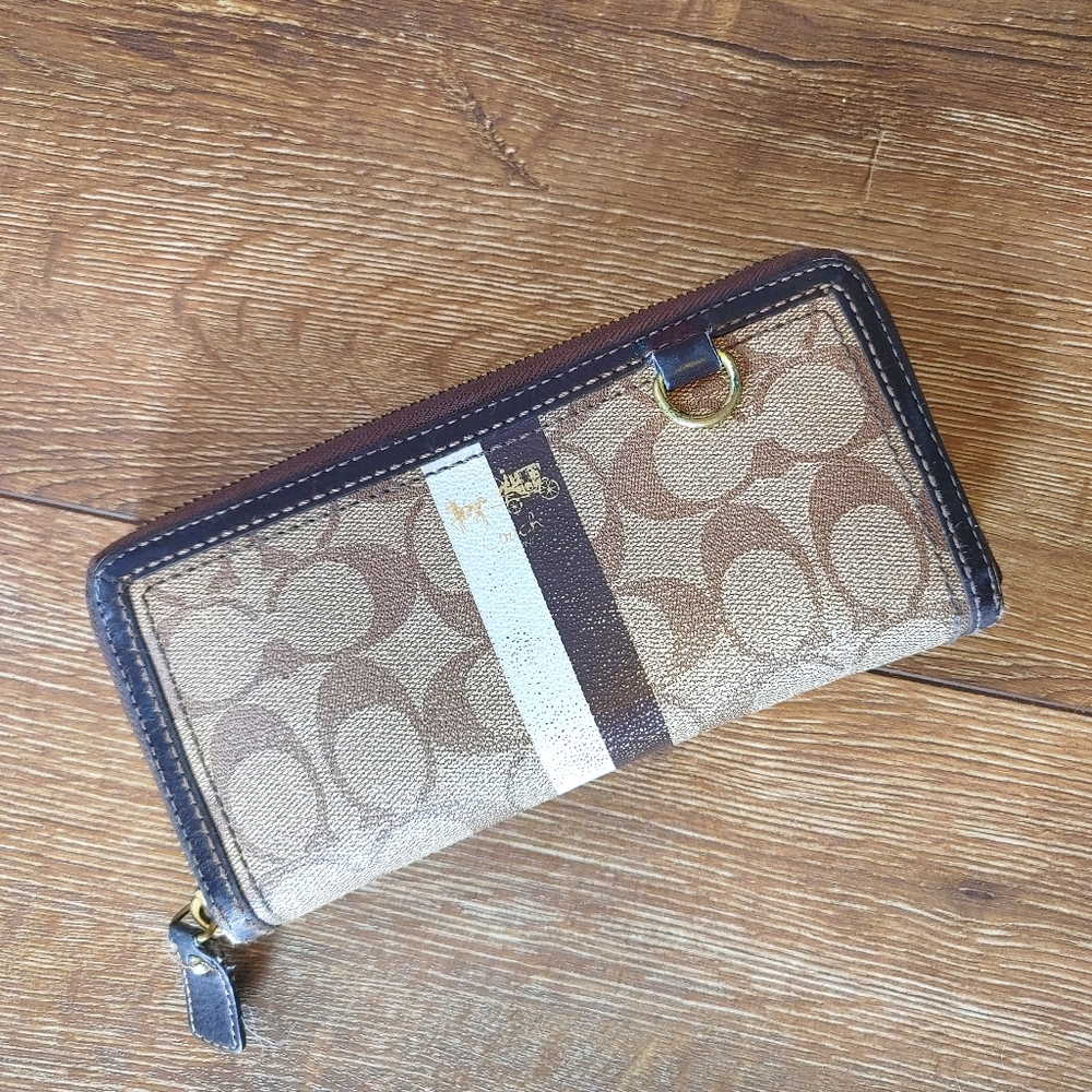 Coach wallet